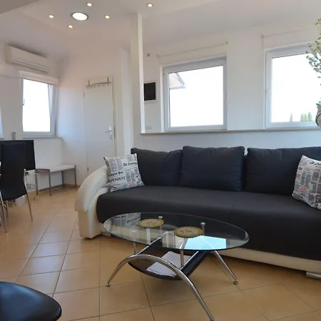 Zdenac Apartman *
