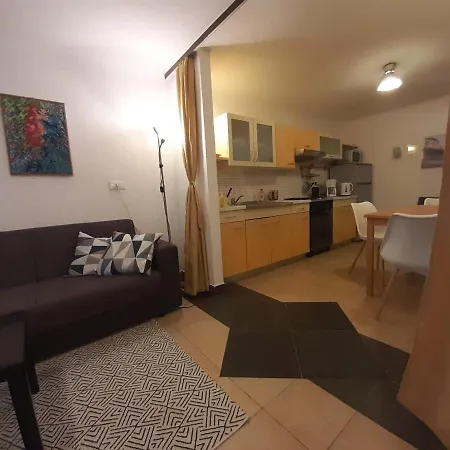 Zdenac Apartman *